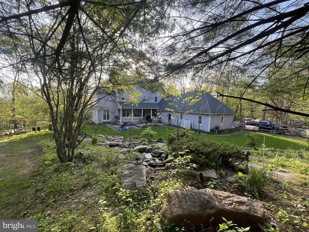 620 STONEBRIDGE DR, Selinsgrove, PA 17870