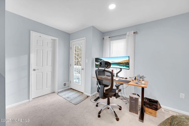 33 S Pointe Circle, Tinton Falls, NJ 07753