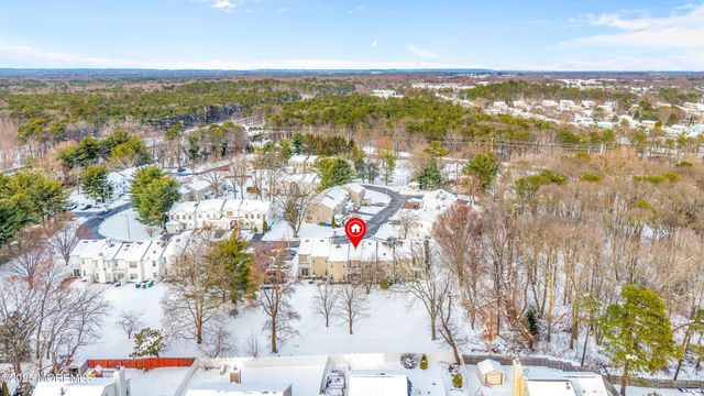 33 S Pointe Circle, Tinton Falls, NJ 07753