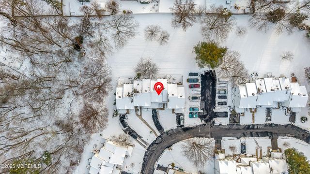 33 S Pointe Circle, Tinton Falls, NJ 07753