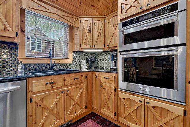 112 Wilscot Valley Drive, Morganton, GA 30560