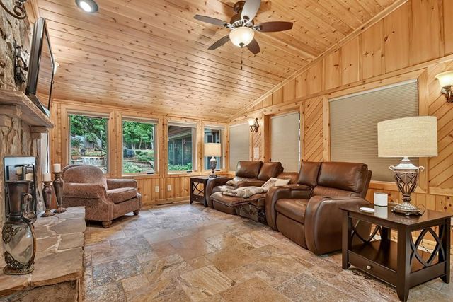112 Wilscot Valley Drive, Morganton, GA 30560