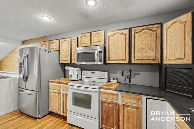 6158 Miramonte Drive NE, Rockford, MI 49341