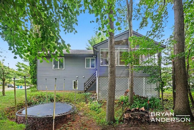 6158 Miramonte Drive NE, Rockford, MI 49341