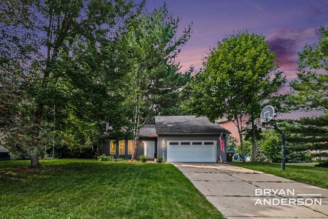 6158 Miramonte Drive NE, Rockford, MI 49341