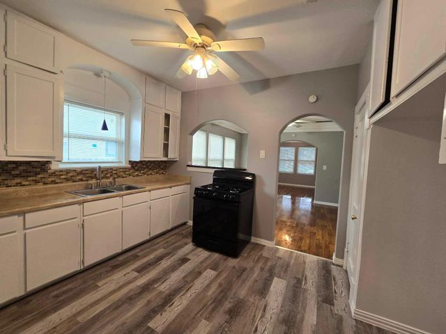 3125 Illinois Street, Baytown, TX 77520