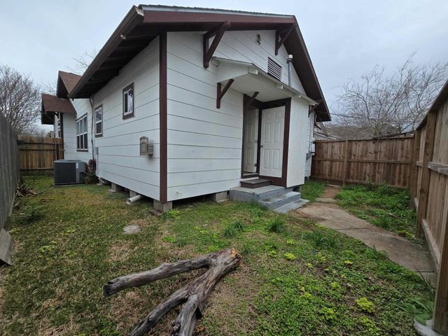 3125 Illinois Street, Baytown, TX 77520