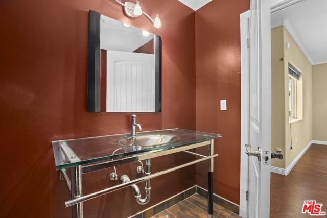 7348 De Soto Avenue 108, Canoga Park (los Angeles), CA 91303