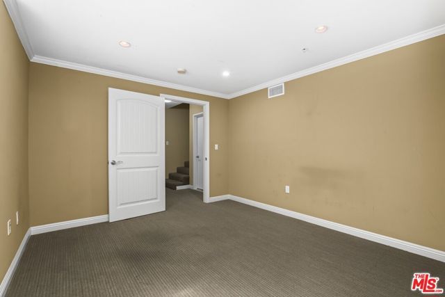 7348 De Soto Avenue 108, Canoga Park (los Angeles), CA 91303