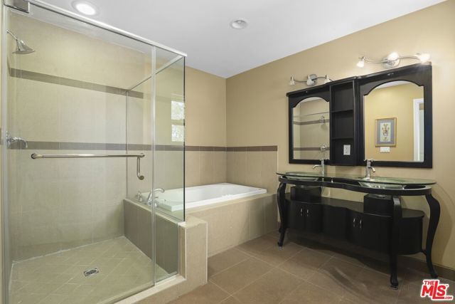 7348 De Soto Avenue 108, Canoga Park (los Angeles), CA 91303