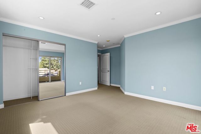 7348 De Soto Avenue 108, Canoga Park (los Angeles), CA 91303