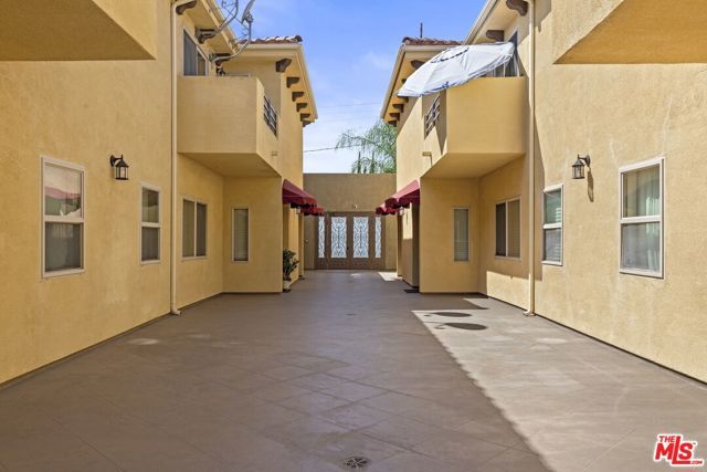 7348 De Soto Avenue 108, Canoga Park (los Angeles), CA 91303