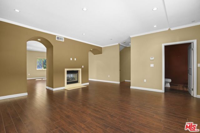 7348 De Soto Avenue 108, Canoga Park (los Angeles), CA 91303