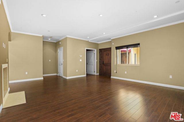 7348 De Soto Avenue 108, Canoga Park (los Angeles), CA 91303