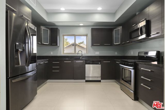 7348 De Soto Avenue 108, Canoga Park (los Angeles), CA 91303