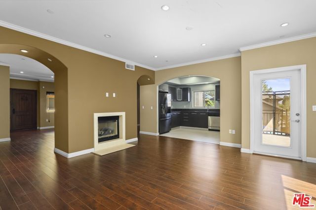 7348 De Soto Avenue 108, Canoga Park (los Angeles), CA 91303