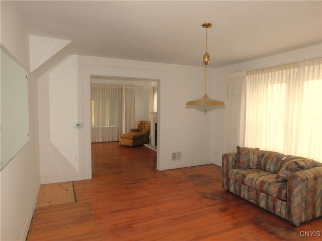 205 SHOTWELL PARK Park 100, Syracuse, NY 13206