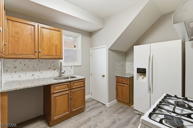 104 W High St, Somerville Boro, NJ 08876