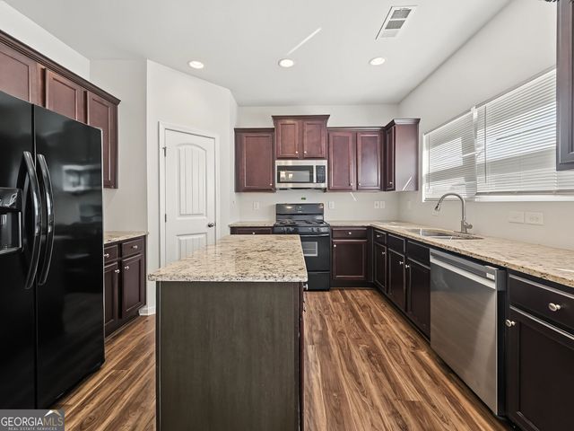 208 Laurelcrest Lane, Dallas, GA 30132