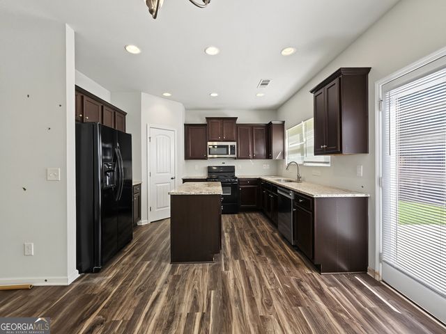 208 Laurelcrest Lane, Dallas, GA 30132