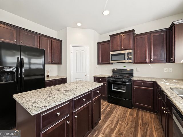 208 Laurelcrest Lane, Dallas, GA 30132
