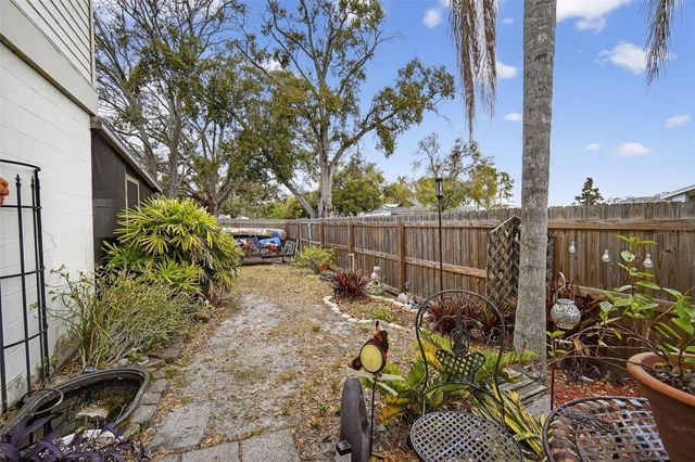 10301 CHADBOURNE DRIVE, Tampa, FL 33624