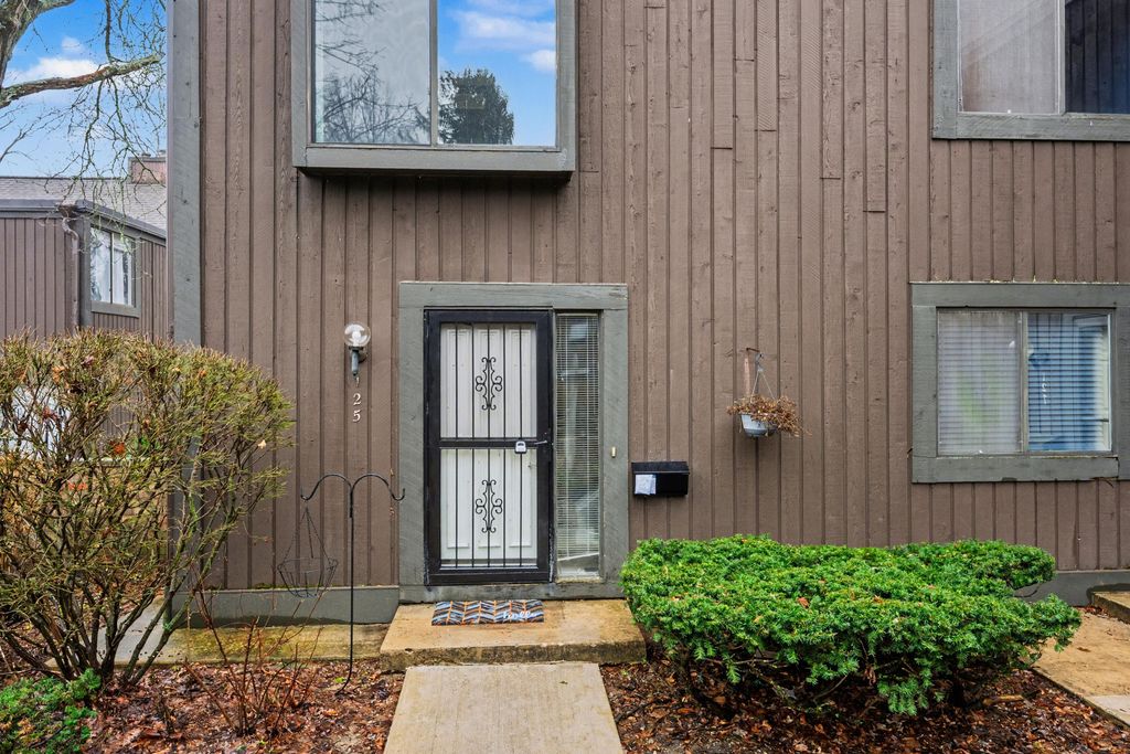 125 Balmoral Court, Kalamazoo Twp, MI 49006