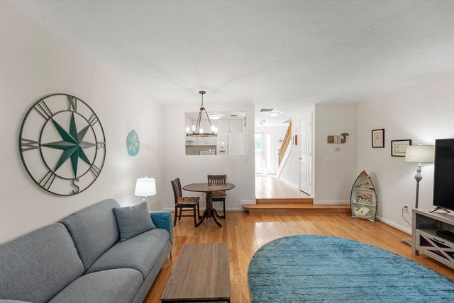 94 Westcliff Dr 94, Plymouth, MA 02360