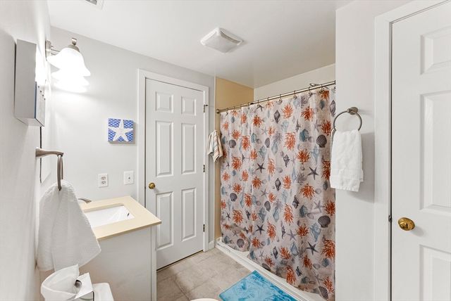 94 Westcliff Dr 94, Plymouth, MA 02360