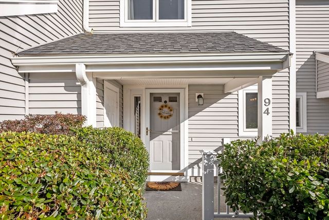 94 Westcliff Dr 94, Plymouth, MA 02360