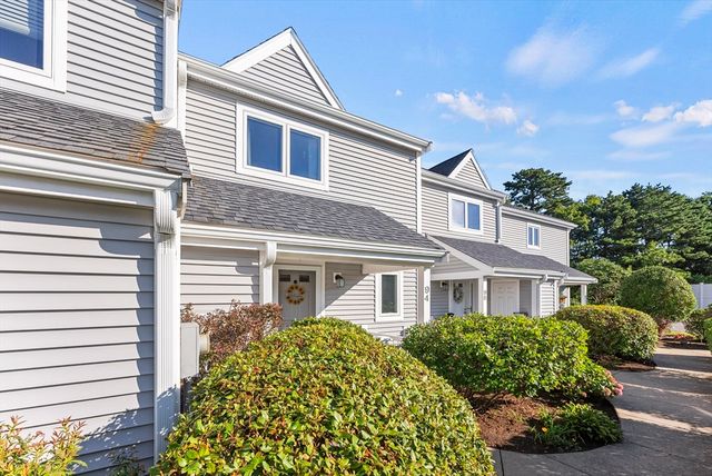 94 Westcliff Dr 94, Plymouth, MA 02360