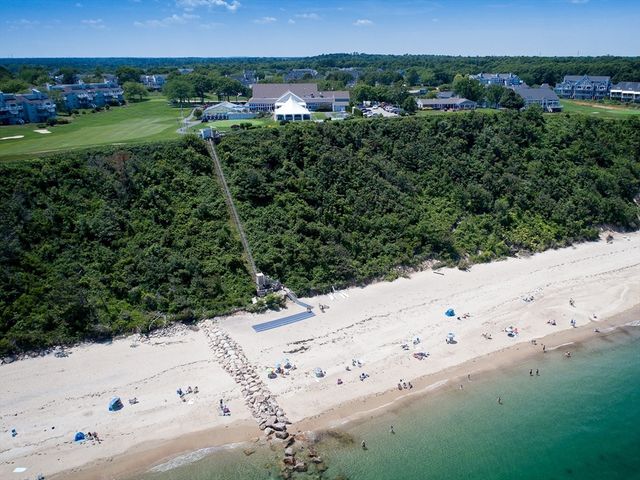 94 Westcliff Dr 94, Plymouth, MA 02360