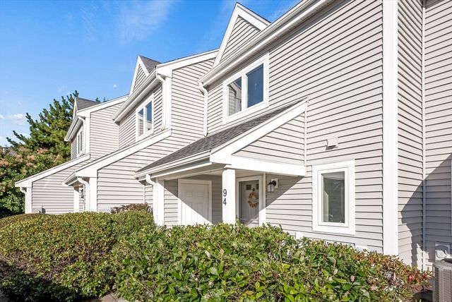94 Westcliff Dr 94, Plymouth, MA 02360
