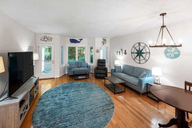 94 Westcliff Dr 94, Plymouth, MA 02360