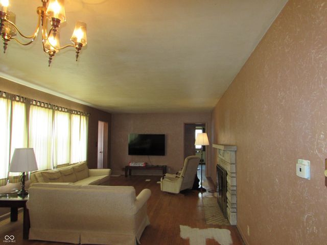 1532 Weslow Court, Anderson, IN 46011