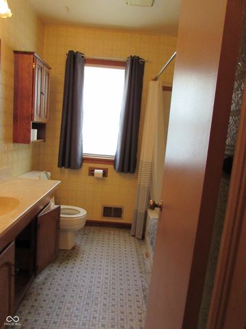 1532 Weslow Court, Anderson, IN 46011