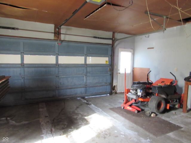 1532 Weslow Court, Anderson, IN 46011