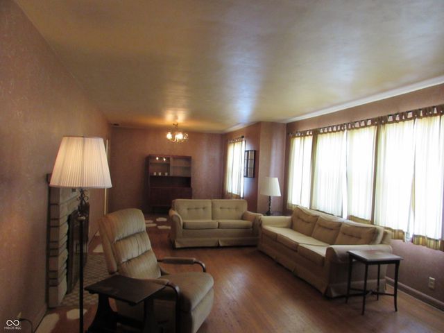 1532 Weslow Court, Anderson, IN 46011