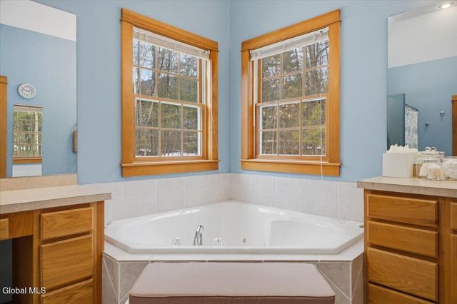 18 Founders Way, Queensbury, NY 12804