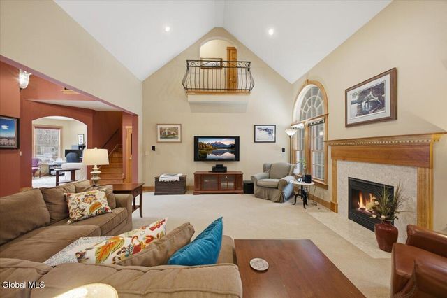 18 Founders Way, Queensbury, NY 12804