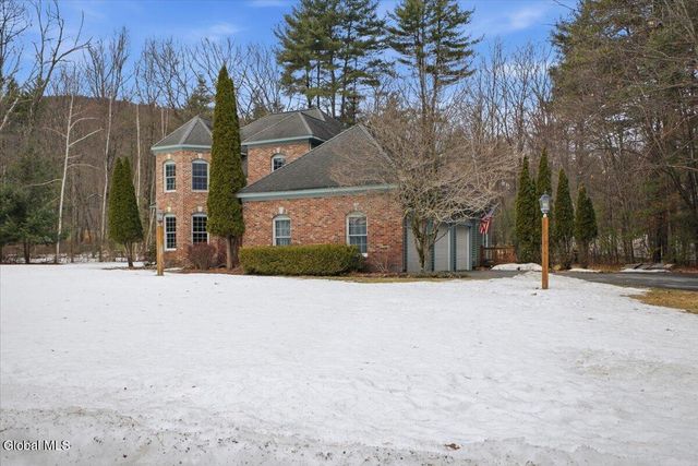 18 Founders Way, Queensbury, NY 12804