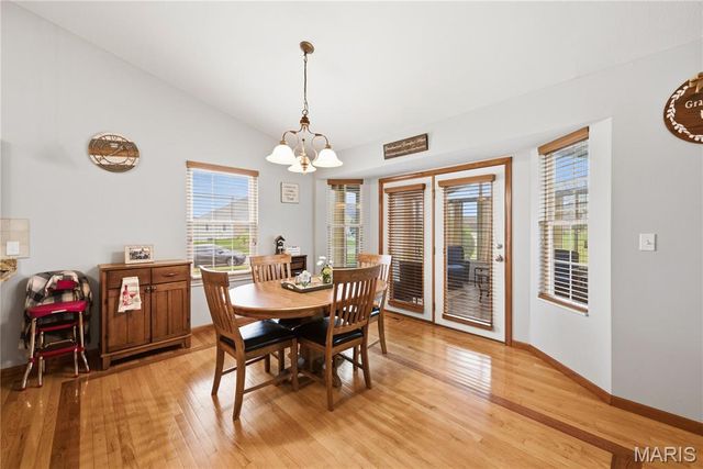 818 E Wood Drive, Columbia, IL 62236
