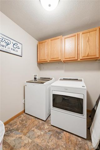 818 E Wood Drive, Columbia, IL 62236