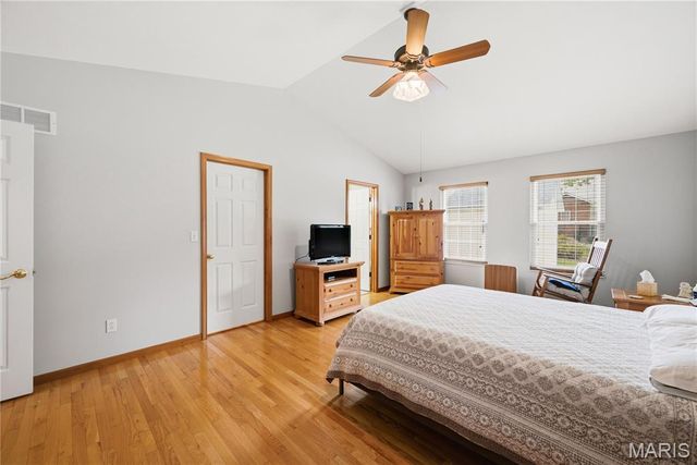 818 E Wood Drive, Columbia, IL 62236
