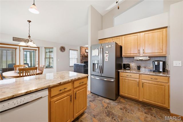 818 E Wood Drive, Columbia, IL 62236
