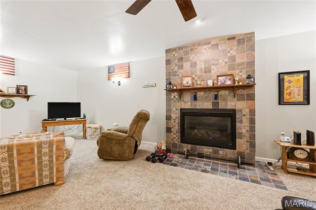 818 E Wood Drive, Columbia, IL 62236