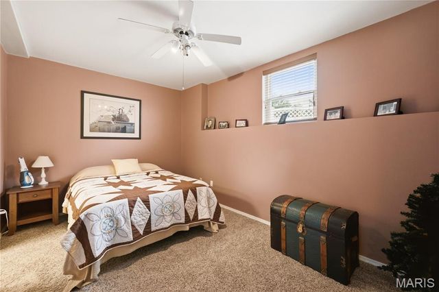 818 E Wood Drive, Columbia, IL 62236