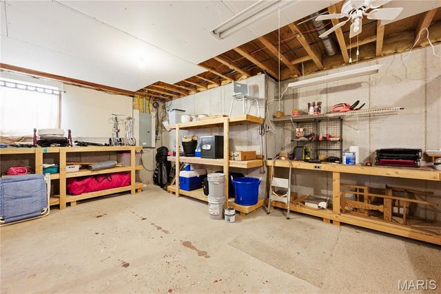 818 E Wood Drive, Columbia, IL 62236