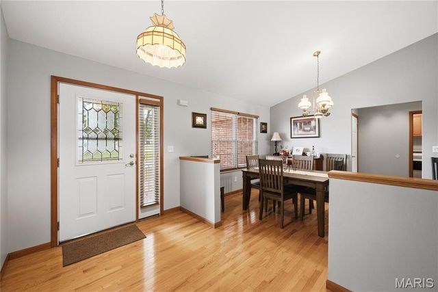 818 E Wood Drive, Columbia, IL 62236