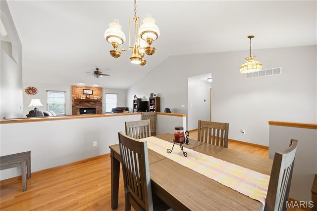 818 E Wood Drive, Columbia, IL 62236